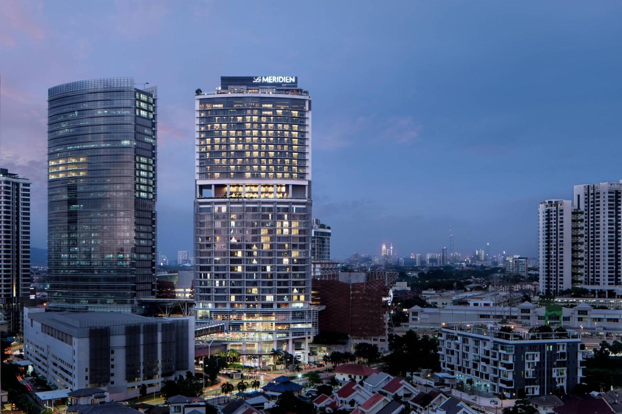 Le Meridien Петалінг-Джая Екстер'єр фото